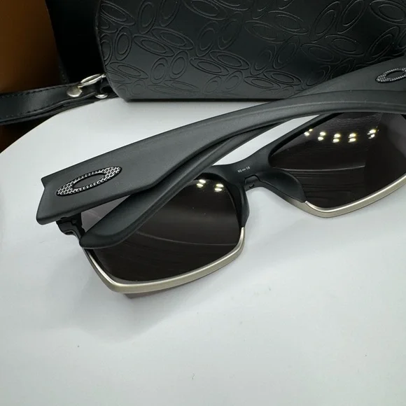 Oakley Men’s Sunglasses - Picture 2 of 7